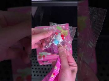 Фігурка-сюрприз Pop Top Hello Kitty та друзі - Вишеньки (в ас.) (24MQD-007) | Фото 10