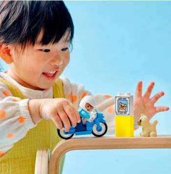 LEGO DUPLO Town Полицейский мотоцикл (10967) LEGO DUPLO Town Полицейский мотоцикл (10967) | Фото 8