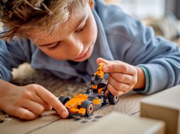 Купить конструктор Конструктор LEGO City Пілот F1 з автомобілем для перегонів команди McLaren (60442) | Фото 9