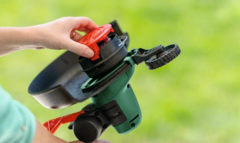 Тример садовий акумуляторний Bosch UniversalGrassCut 18V-260 (0.600.8C1.D03) Купить триммер и газонокосилка Тример садовий акумуляторний Bosch UniversalGrassCut 18V-260 (0.600.8C1.D03) | Фото 11