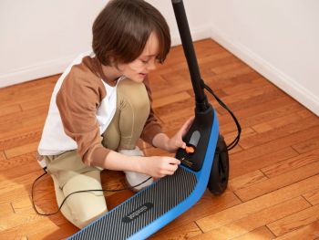 Дитячий електросамокат Segway-Ninebot C2 Lite Blue (AA.10.05.01.0003) | Фото 4