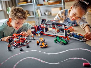 Купить конструктор Конструктор LEGO City Пілот F1 з автомобілем для перегонів команди McLaren (60442) | Фото 11