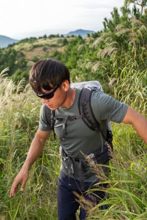 Футболка чоловіча Quechua MH100 8785189 S зелена (4757145_Quechua) | Фото 4