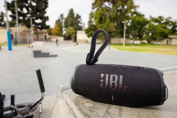 Портативна акустика JBL Charge 6 Black (JBLCHARGE6BLK) | Фото 3