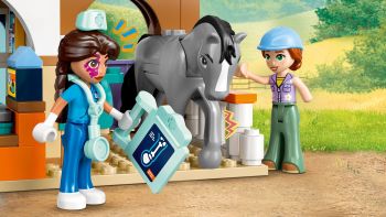 Конструктор LEGO Friends Ветеринарна клініка для коней і домашніх улюбленців (42651) | Фото 2