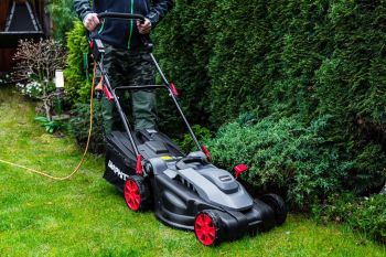 Газонокосарка GRAPHITE, 1500 Вт, 36см, 35л (59G474) Купить триммер и газонокосилка Газонокосарка GRAPHITE, 1500 Вт, 36см, 35л (59G474) | Фото 9