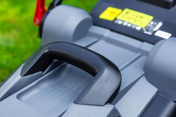 Газонокосарка GRAPHITE, 1500 Вт, 36см, 35л (59G474) Купить триммер и газонокосилка Газонокосарка GRAPHITE, 1500 Вт, 36см, 35л (59G474) | Фото 3