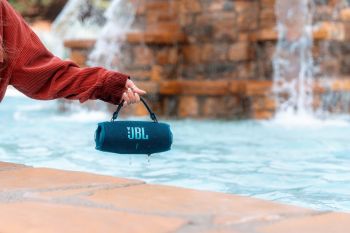 Портативна акустика JBL Charge 6 Blue (JBLCHARGE6BLU) | Фото 4