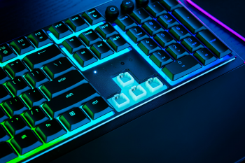 Ігрова клавіатура Razer Ornata V3 RGB Mecha-Membrane UKR (RZ03-04462100-R371) Ігрова клавіатура Razer Ornata V3 RGB Mecha-Membrane UKR (RZ03-04462100-R371) | Фото 4