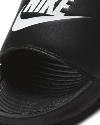 Шльопанці жіночі Nike W Victori One Slide CN9677-005 40.5 (9 US) чорні Шльопанці жіночі Nike W Victori One Slide CN9677-005 40.5 (9 US) чорні | Фото 5