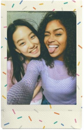 Купить бумагу Фотопапір FUJIFILM INSTAX MINI Sprinkles (54х86мм 10шт) (16838708) | Фото 4