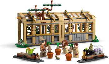 Купить конструктор Конструктор LEGO Harry Potter Замок Гогвортс: урок гербології (76445) | Фото 2