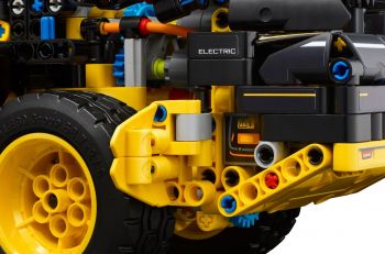 Конструктор LEGO Technic Колісний навантажувач Volvo L120 Electric (42209) | Фото 8