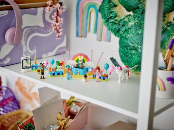 Конструктор LEGO Friends Костюмована вечірка з єдинорогом і феєю (42661) | Фото 3