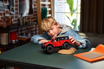 Конструктор LEGO 42213 Technic Позашляховик Ford Bronco | Фото 5