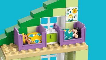 Конструктор LEGO DUPLO Town Сучасний сімейний будинок із фігурками 3 в 1 (10470) Купить конструктор Конструктор LEGO DUPLO Town Сучасний сімейний будинок із фігурками 3 в 1 (10470) | Фото 6