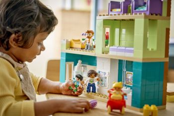 Конструктор LEGO DUPLO Town Сучасний сімейний будинок із фігурками 3 в 1 (10470) Купить конструктор Конструктор LEGO DUPLO Town Сучасний сімейний будинок із фігурками 3 в 1 (10470) | Фото 7