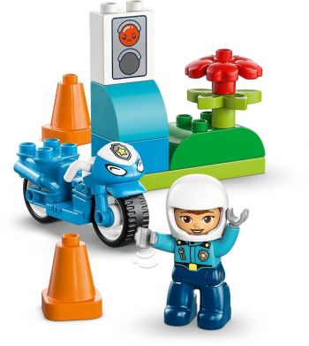 Конструктор LEGO DUPLO Town Синій поліцейський мотоцикл (10471) Купить конструктор Конструктор LEGO DUPLO Town Синій поліцейський мотоцикл (10471) | Фото 2