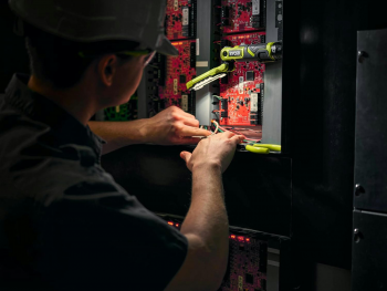 Ліхтар RYOBI RLP4-120G, 4В USB Lithium, акб 1х2Агод (5133006131) Ліхтар RYOBI RLP4-120G, 4В USB Lithium, акб 1х2Агод (5133006131) | Фото 3