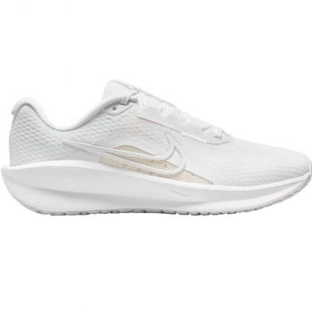 Кросівки жіночі Nike W Downshifter 13 FD6476-101 40 (8.5 US) білі | Фото 1