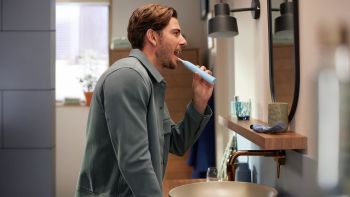 Електрична зубна щітка PHILIPS Sonicare Series 5300 HX7106/01 | Фото 1