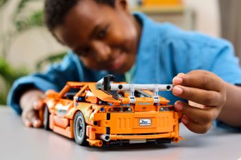 Купить конструктор Конструктор LEGO Technic Fast and Furious Toyota Supra MK4 (42204) | Фото 2