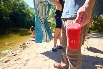 Портативна акустика JBL Grip Red (JBLGRIPRED) | Фото 10