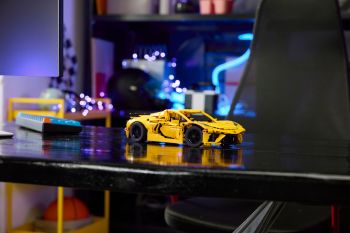 Конструктор LEGO Technic Chevrolet Corvette Stingray (42205) | Фото 9