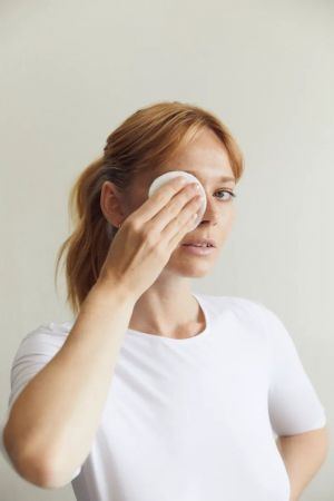 Міцелярна вода NIVEA з провітаміном В5 Для сухого та чутливого типу шкіри 400 мл (4006000014791) | Фото 4