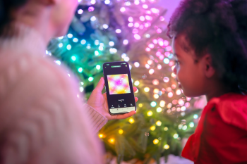 Smart LED Гірлянда Twinkly Strings USB 100 Pearl-shaped RGB LEDs, Green Wire, USB-C (TWKP100RGB-G) | Фото 13