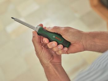 Викрутка BOSCH з тріскачкою та 18-ма насадками (1.600.A02.Z9A) Викрутка BOSCH з тріскачкою та 18-ма насадками (1.600.A02.Z9A) | Фото 7