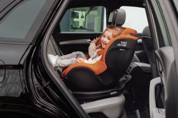 Автокрісло Britax-Romer Dualfix Pro Style Carbon Black (2000040882) Автокрісло Britax-Romer Dualfix Pro Style Carbon Black (2000040882) | Фото 12