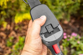 Купить кусторез Ножиці для трави акумуляторні GRAPHITE Energy+ 18В (без АКБ і ЗП), (58GE119) | Фото 6