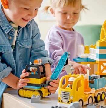 Конструктор LEGO DUPLO Town 3 в 1 Будівельний майданчик та техніка (10476) Купить конструктор Конструктор LEGO DUPLO Town 3 в 1 Будівельний майданчик та техніка (10476) | Фото 2