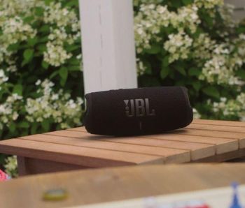 Портативна акустика JBL Charge 5 Wi-Fi Black (JBLCHARGE5WIFIBLK) Портативна акустика JBL Charge 5 Wi-Fi Black (JBLCHARGE5WIFIBLK) | Фото 6