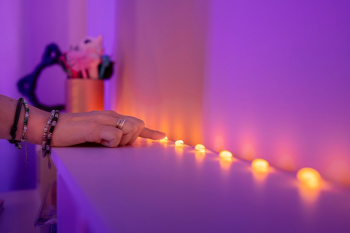 Smart LED Гірлянда Twinkly Strings USB 100 Heart-shaped RGB LEDs, Clear Wire, USB-C (TWKH100RGB-T) | Фото 2