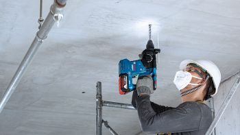 Акумуляторний перфоратор BOSCH GBH 187-LI Professional с 2 акб GBA 18V 5.0Ah (0.611.923.021) | Фото 10