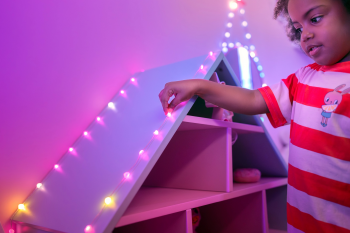 Smart LED Гірлянда Twinkly Strings USB 100 Heart-shaped RGB LEDs, Clear Wire, USB-C (TWKH100RGB-T) | Фото 6