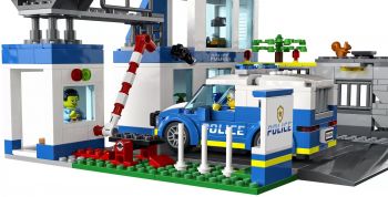 Купить конструктор LEGO City Полицейский участок (60316) | Фото 17