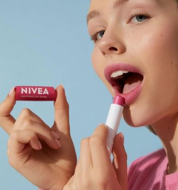 Бальзам для губ NIVEA Watermelon Shine Кавунове сяйво 4,8 г/5,5 мл (4005808904365) | Фото 4