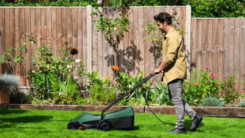 Газонокосарка мережева Bosch EasyRotak 32-205 1200Вт (0.600.8A6.300) Купить триммер и газонокосилка Газонокосарка мережева Bosch EasyRotak 32-205 1200Вт (0.600.8A6.300) | Фото 4