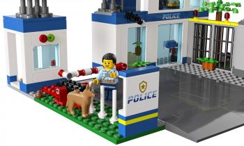 Купить конструктор LEGO City Полицейский участок (60316) | Фото 23