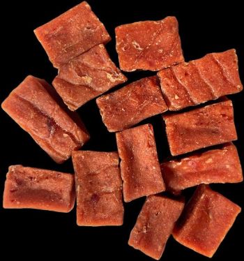 Ласощі для собак Nature's Protection Superior Care серце кролика шматочками з куркою 75 г (SNK46121) | Фото 1