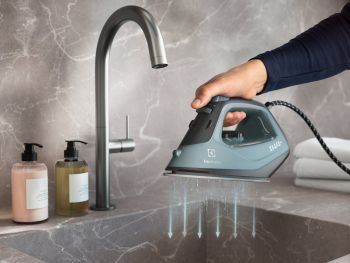 Праска ELECTROLUX Care 500 E5SI2-6OG Ocean Green Праска ELECTROLUX Care 500 E5SI2-6OG Ocean Green | Фото 7