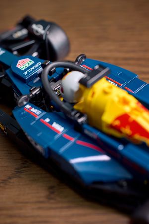 Конструктор LEGO Speed Champions Автомобіль для перегонів F1® Oracle Red Bull Racing RB20 (77243) | Фото 7