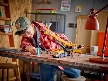 Конструктор LEGO City Жовтий пересувний будівельний кран (60409) | Фото 9