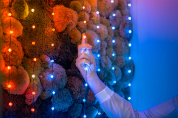 Smart LED Гірлянда Twinkly Strings USB 100 Pearl-shaped RGB LEDs, Green Wire, USB-C (TWKP100RGB-G) | Фото 12