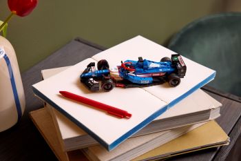 Конструктор LEGO Speed Champions Автомобіль для перегонів F1® Visa Cash RB VCARB 01 (77246) | Фото 12