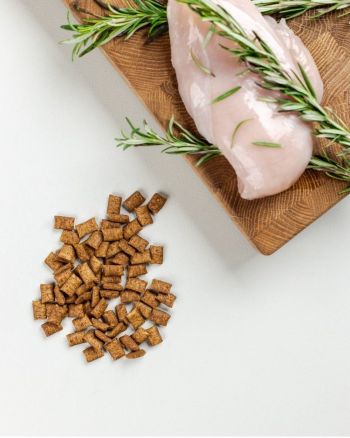 Ласощі для заохочення котів Savory Snack подушечки для контролю утворення шерстяних грудочок, 60 г(4820232631485) Ласощі для заохочення котів Savory Snack подушечки для контролю утворення шерстяних грудочок, 60 г(4820232631485) | Фото 4