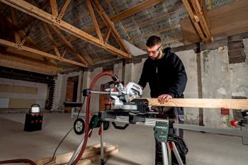 Торцювальна пила Metabo KGS 254 M з протяжкою, 1800 Вт (613254000) Торцювальна пила Metabo KGS 254 M з протяжкою, 1800 Вт (613254000) | Фото 14